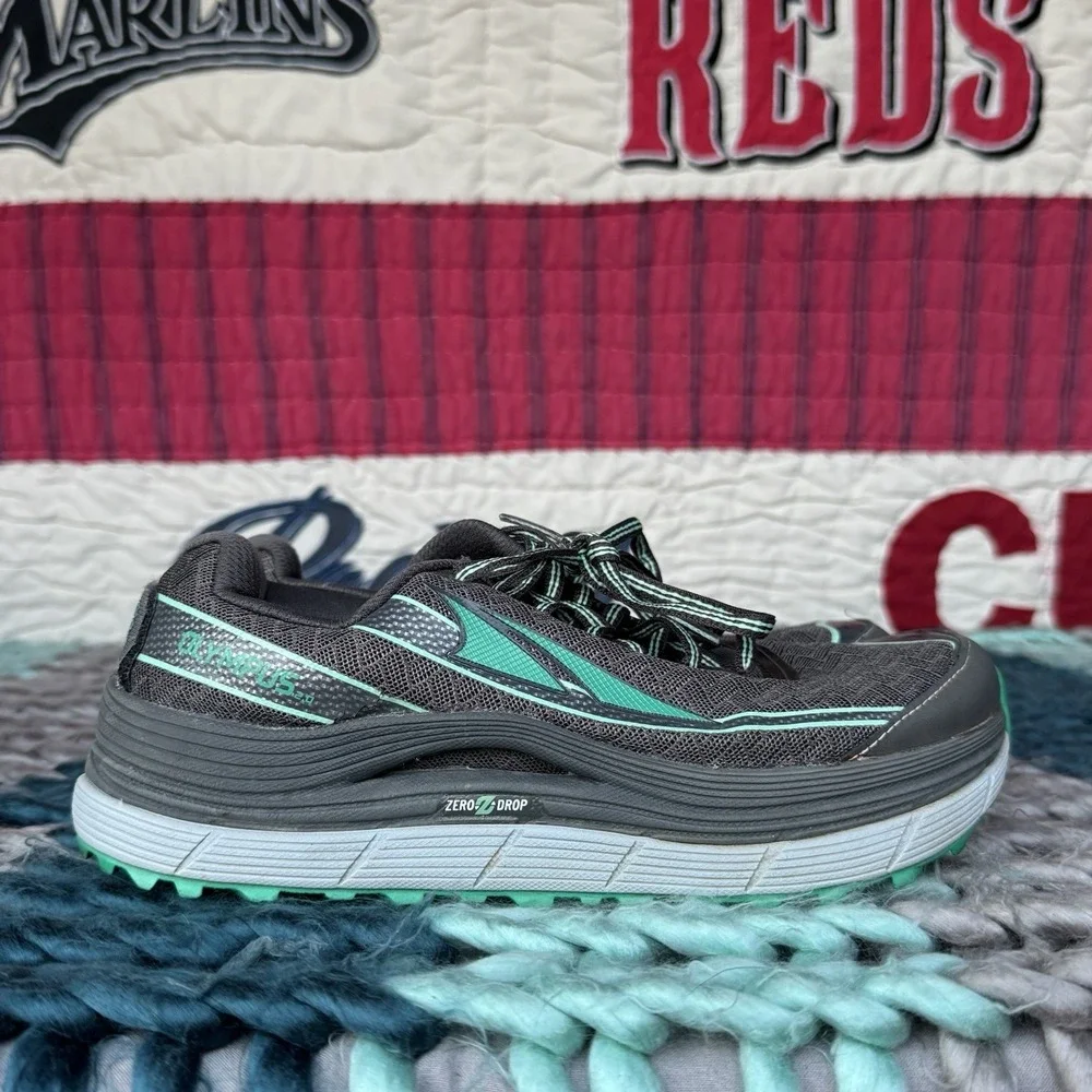 Altra Olympus Women's Gray with Teal Athletic Shoes